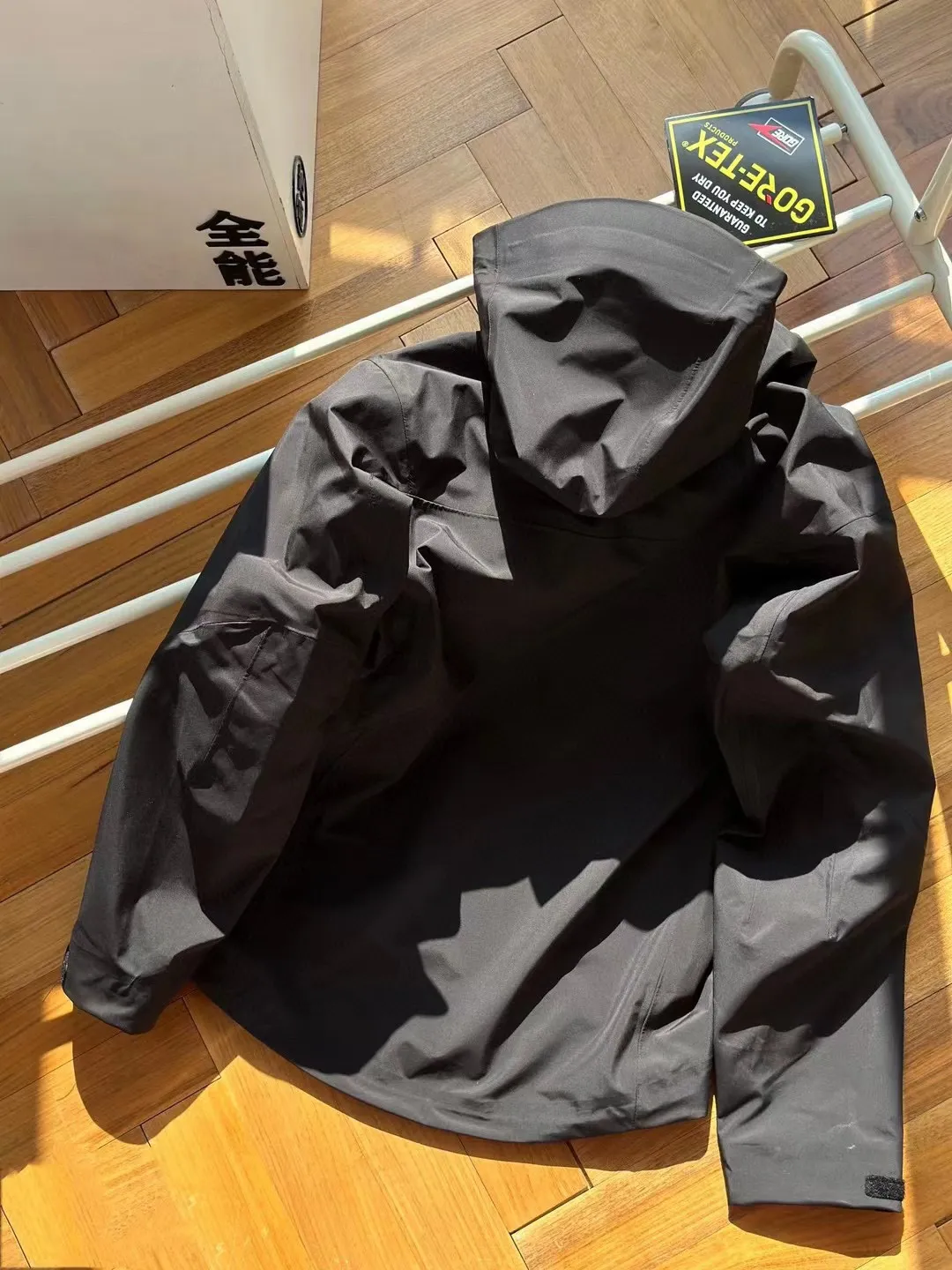 ALPHA sv ｜ ， 。 ， ， ， 。 alpha sv ， ， ， ， 。 6 ，gtx ， ， 。 sv Series～ ， 。 ARC'TERYX Alpha SV/VR 24k GTX ️ ， ，Quality ， ， ， ， ！ ， Versatile ， 3D ，Tri-Durance ， NM 00d-X 3LGORE-TEX Pro ISO 90(ISO 4) Breathable ， Breathable， 。 ，Water Tight RS 。Alpha SV ， Storm Hood ， ， 。 ，VISLON ， Velcro ， Zip-in， Classic ， ， Aplha Series ， ， ！ Color： Gold Size：S M L XL XXL XXXL（ Size） Size 175 120 s S ： 116 66 64 51 M ： 120 67 66 52 L： 124 68 68 53 XL： 128 69 70 54 XXL： 132 70 72 55 3XL： 136 71 73 56